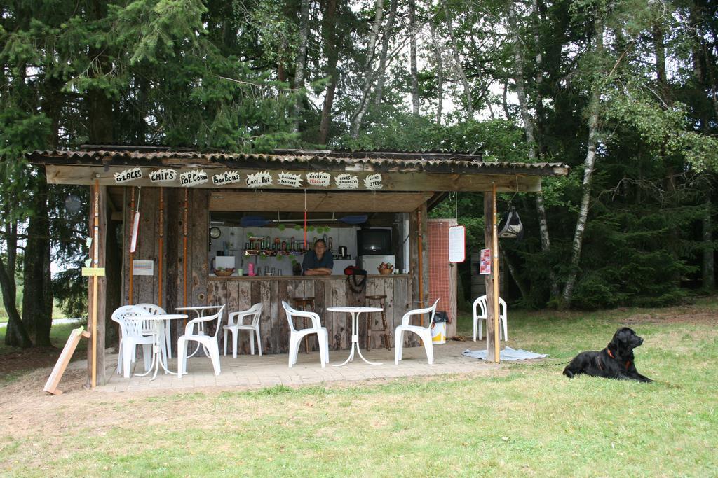 Hotel La Ptite Ferme de Caro Meyrignac-lʼÉglise Exterior foto